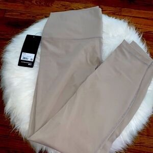 Champagne colored NWT WORKOUT leggings ‼️